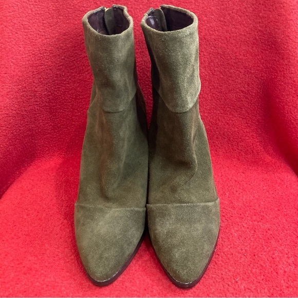 KELSI DAGGER Sz 9.5 Stacked Heel Pointy Toe Zipper Closure Above Ankle Booties - Picture 2 of 11